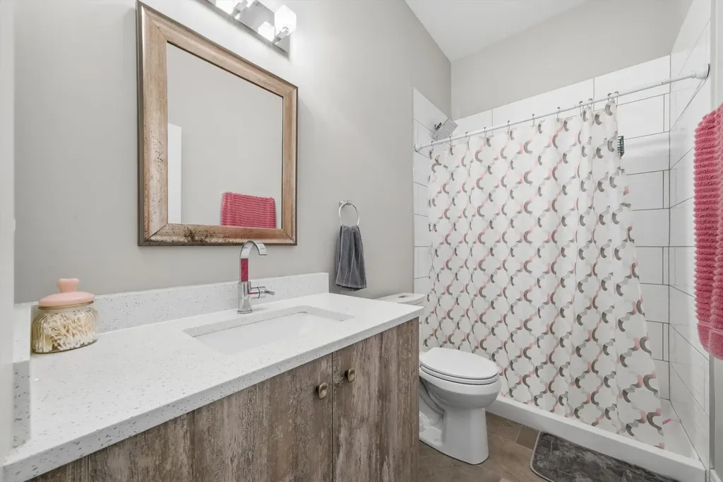 2045 North La Crosse Avenue Chicago IL 60639