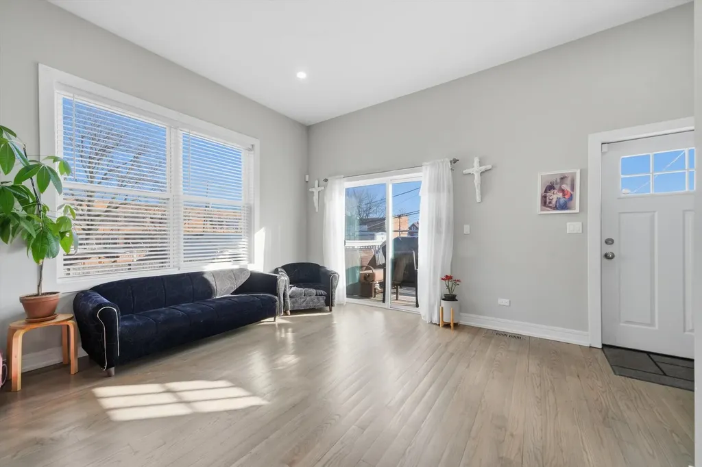 2045 North La Crosse Avenue Chicago IL 60639