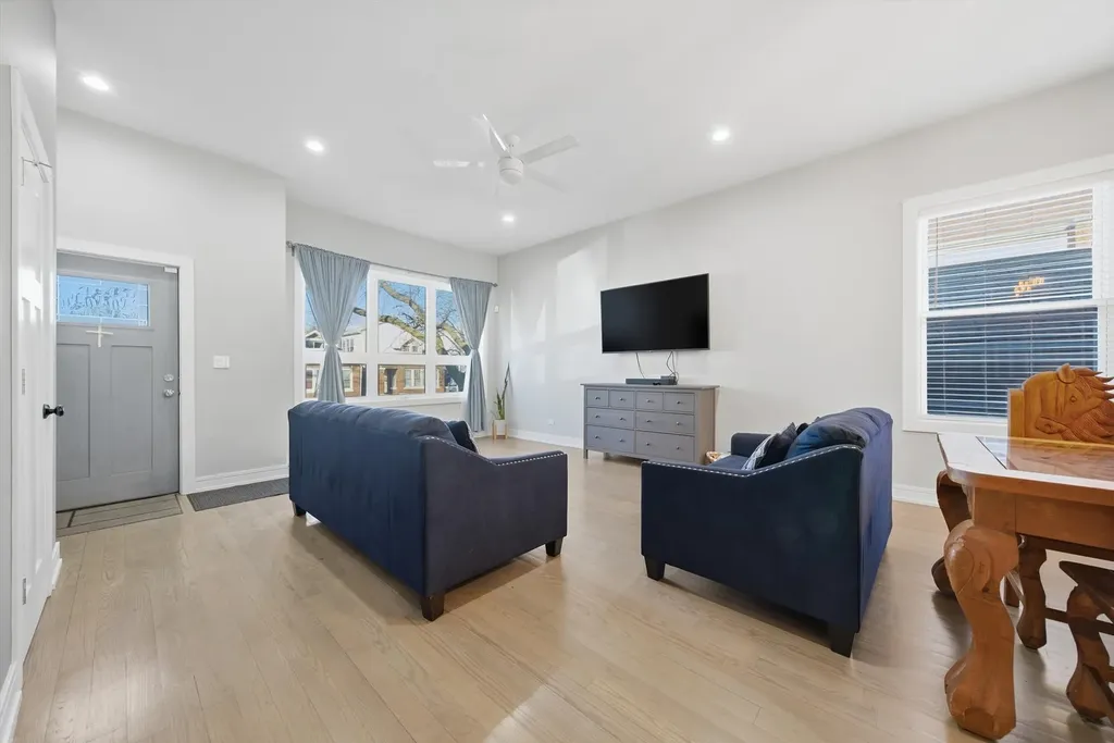 2045 North La Crosse Avenue Chicago IL 60639
