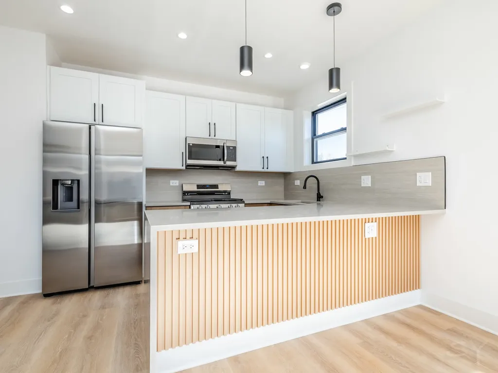 1548 South Sawyer Street Chicago IL 60623