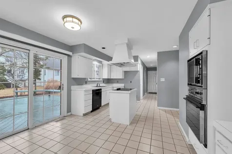 8 Heaton Court Sugar Grove IL 60554