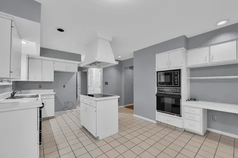 8 Heaton Court Sugar Grove IL 60554