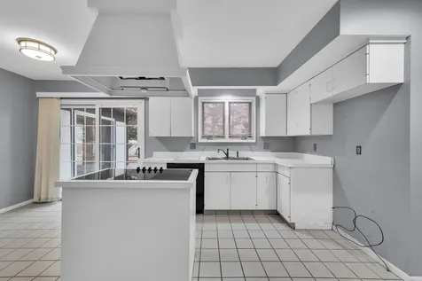 8 Heaton Court Sugar Grove IL 60554
