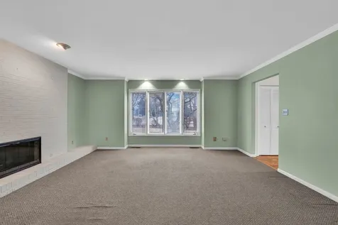8 Heaton Court Sugar Grove IL 60554