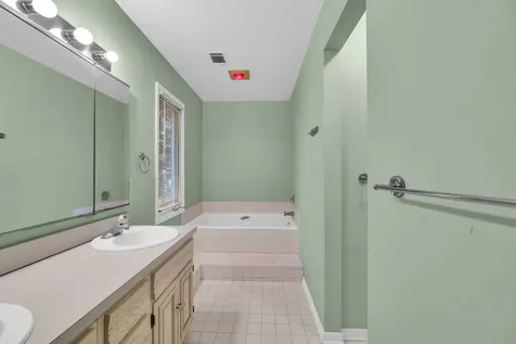 8 Heaton Court Sugar Grove IL 60554