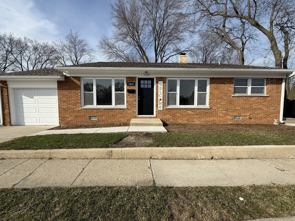 1534 East Palatine Road Palatine IL 60074