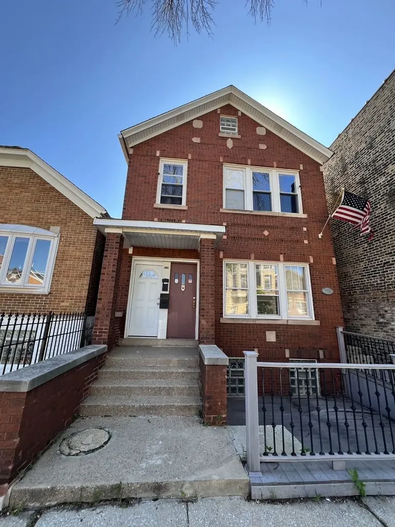 2953 South Emerald Avenue Chicago IL 60616