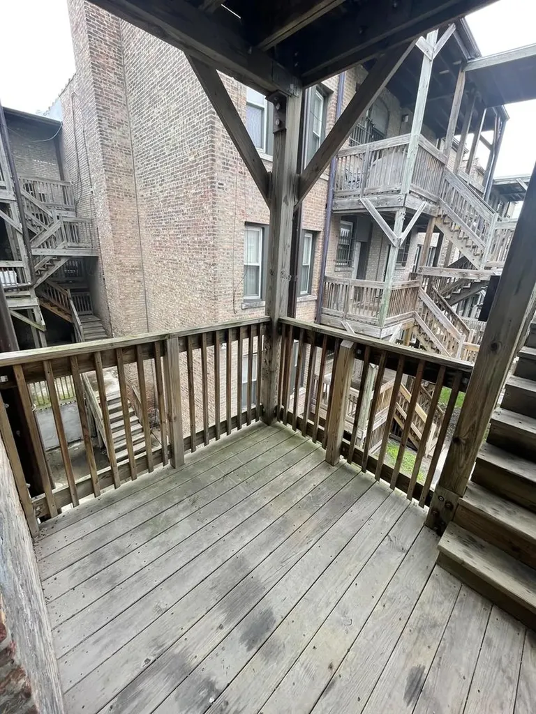 4354 West Washington Boulevard Chicago IL 60624