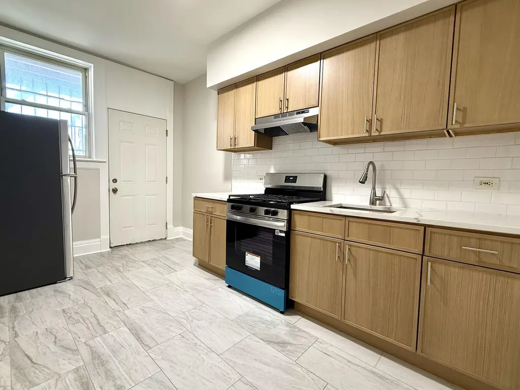 4354 West Washington Boulevard Chicago IL 60624
