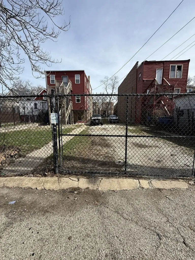 830 North Springfield Avenue Chicago IL 60651