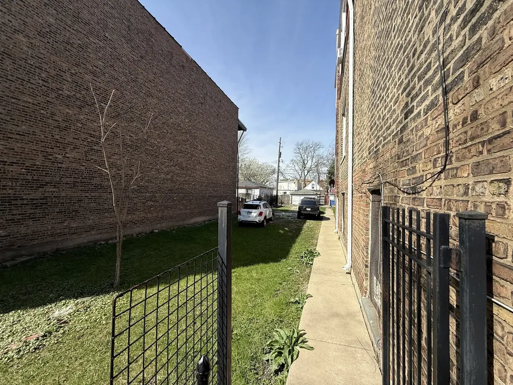 830 North Springfield Avenue Chicago IL 60651