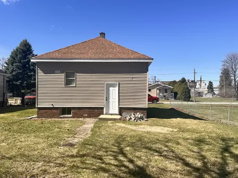 905 North Jackson Street Streator IL 61364