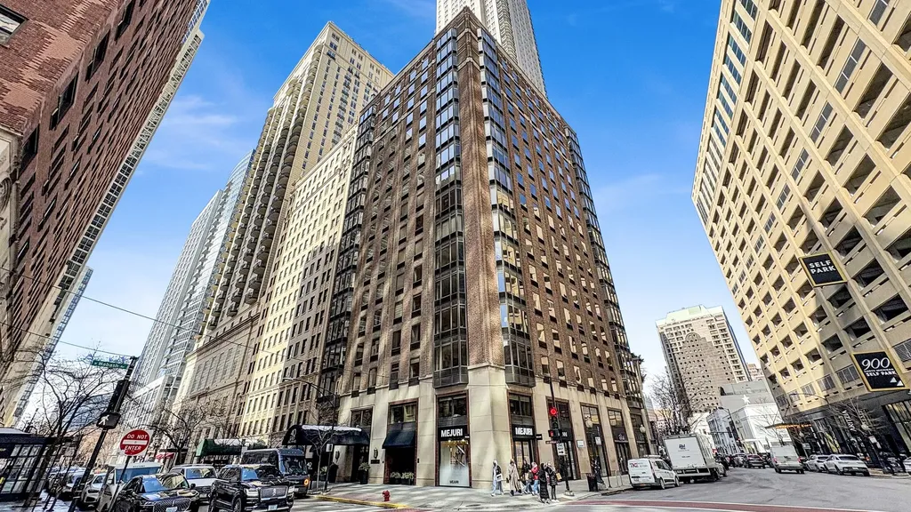40 East Delaware Place Chicago IL 60611