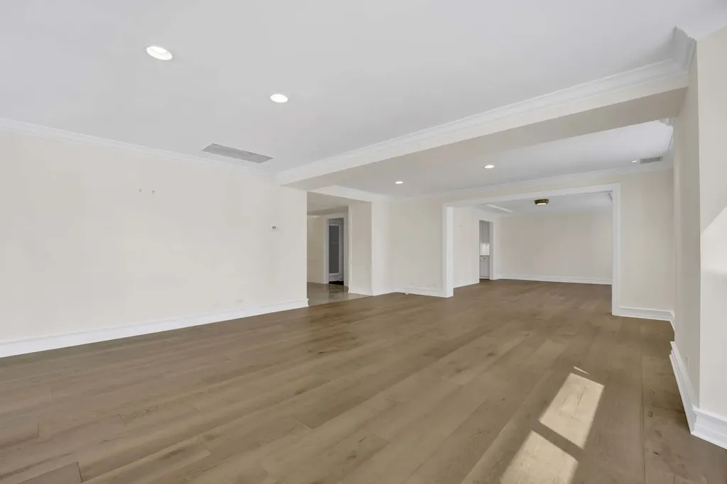40 East Delaware Place Chicago IL 60611