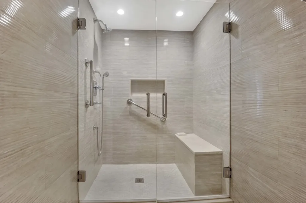 40 East Delaware Place Chicago IL 60611