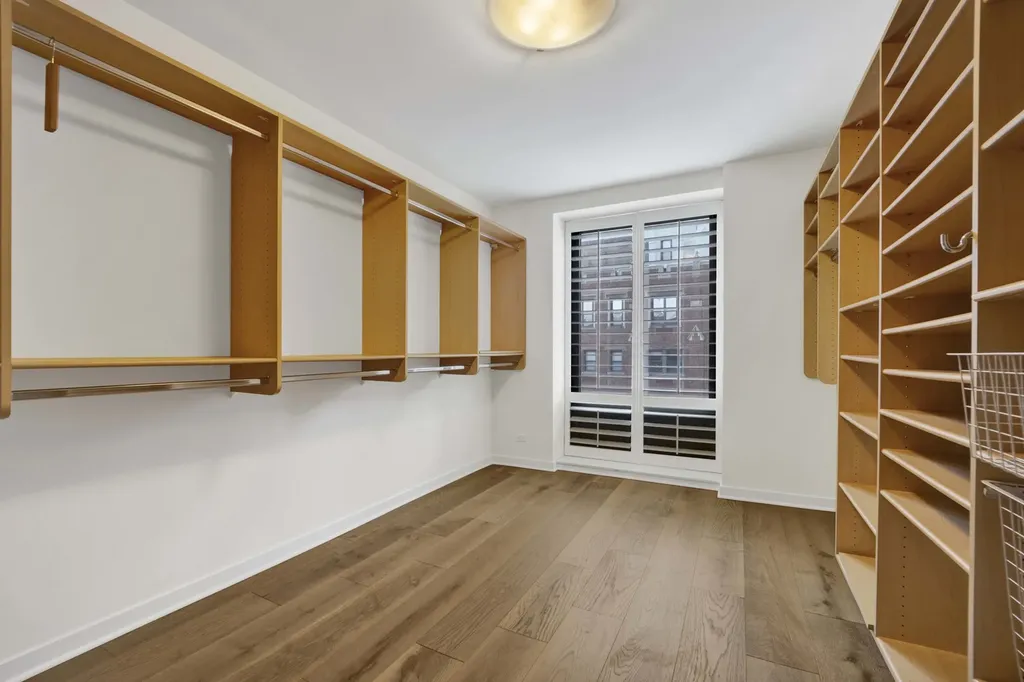 40 East Delaware Place Chicago IL 60611