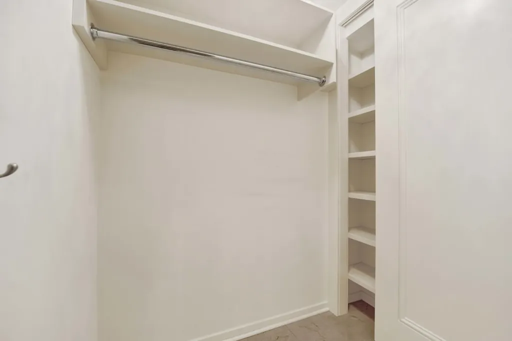 40 East Delaware Place Chicago IL 60611