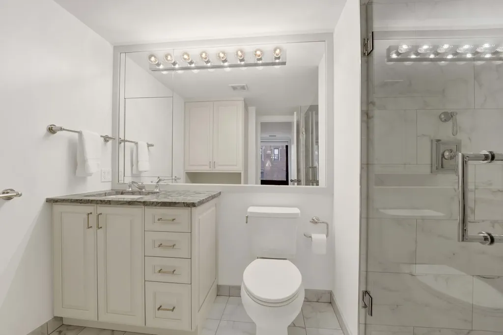 40 East Delaware Place Chicago IL 60611