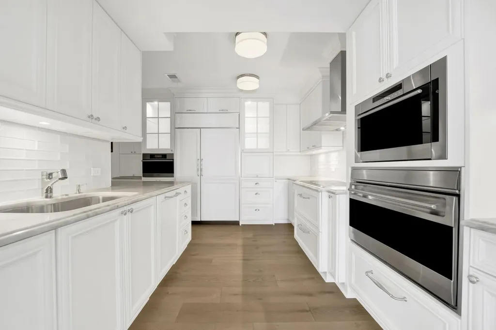 40 East Delaware Place Chicago IL 60611