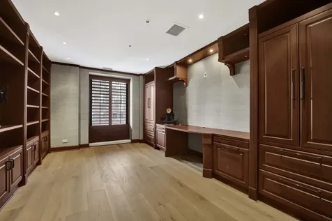 40 East Delaware Place Chicago IL 60611