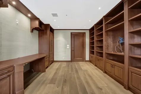 40 East Delaware Place Chicago IL 60611