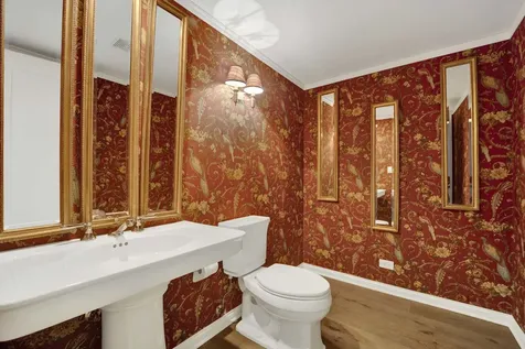 40 East Delaware Place Chicago IL 60611