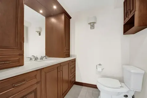 40 East Delaware Place Chicago IL 60611