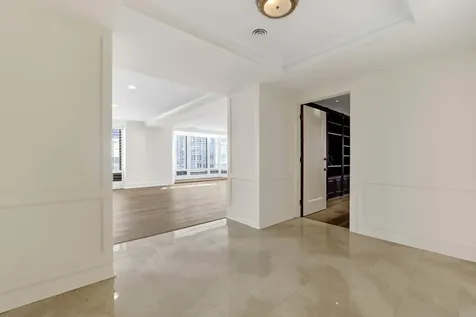 40 East Delaware Place Chicago IL 60611