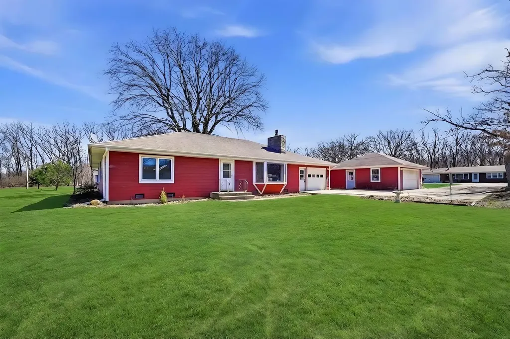 2594 East 1069th Road Ottawa IL 61350