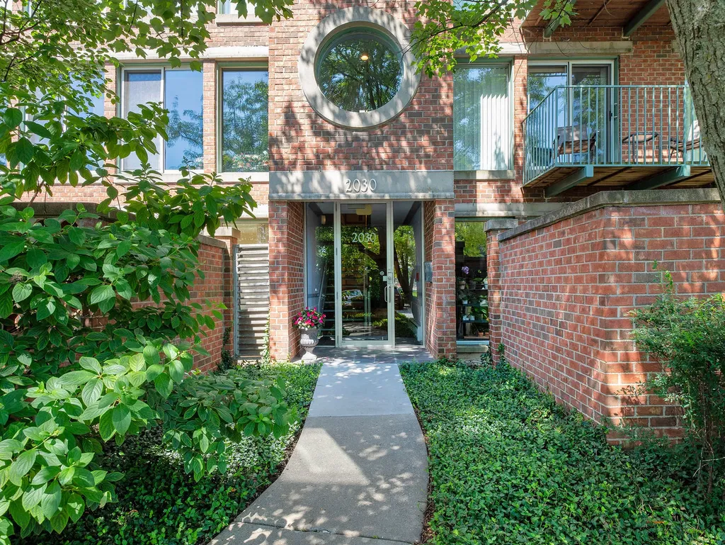 2030 Arbor Lane Northfield IL 60093