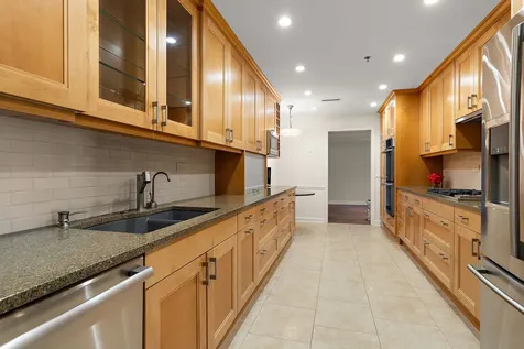 2030 Arbor Lane Northfield IL 60093