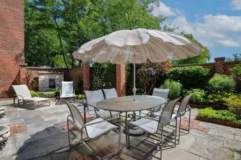 2030 Arbor Lane Northfield IL 60093
