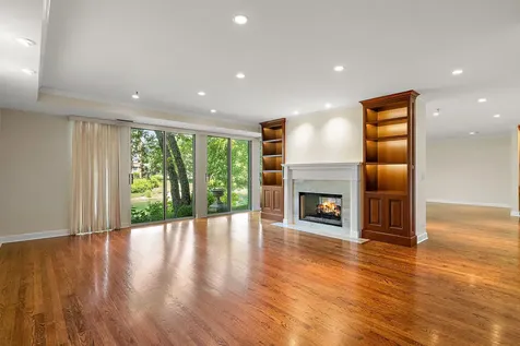 2030 Arbor Lane Northfield IL 60093