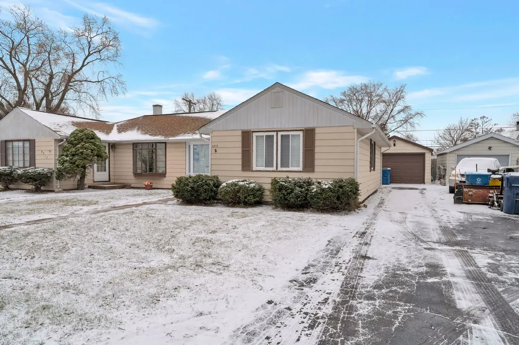 4515 West 88th Street Hometown IL 60456