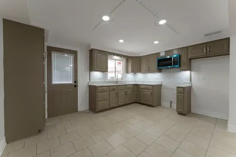 4515 West 88th Street Hometown IL 60456