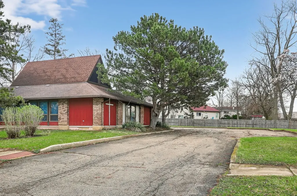308 West Robinhood Way Bolingbrook IL 60440