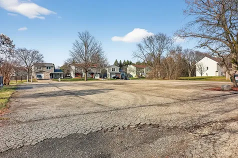 308 West Robinhood Way Bolingbrook IL 60440