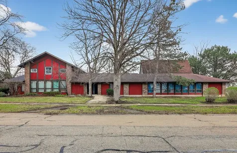 308 West Robinhood Way Bolingbrook IL 60440