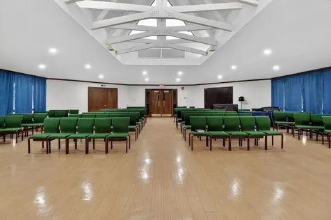 308 West Robinhood Way Bolingbrook IL 60440