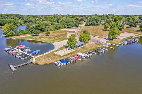 1786 Suzy Street Lake Holiday IL 60552