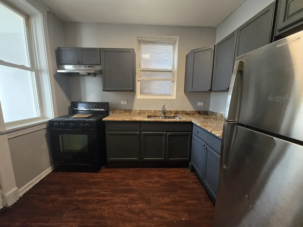 6738 South Prairie Avenue Chicago IL 60637