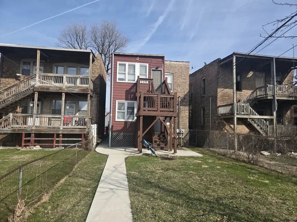 6738 South Prairie Avenue Chicago IL 60637