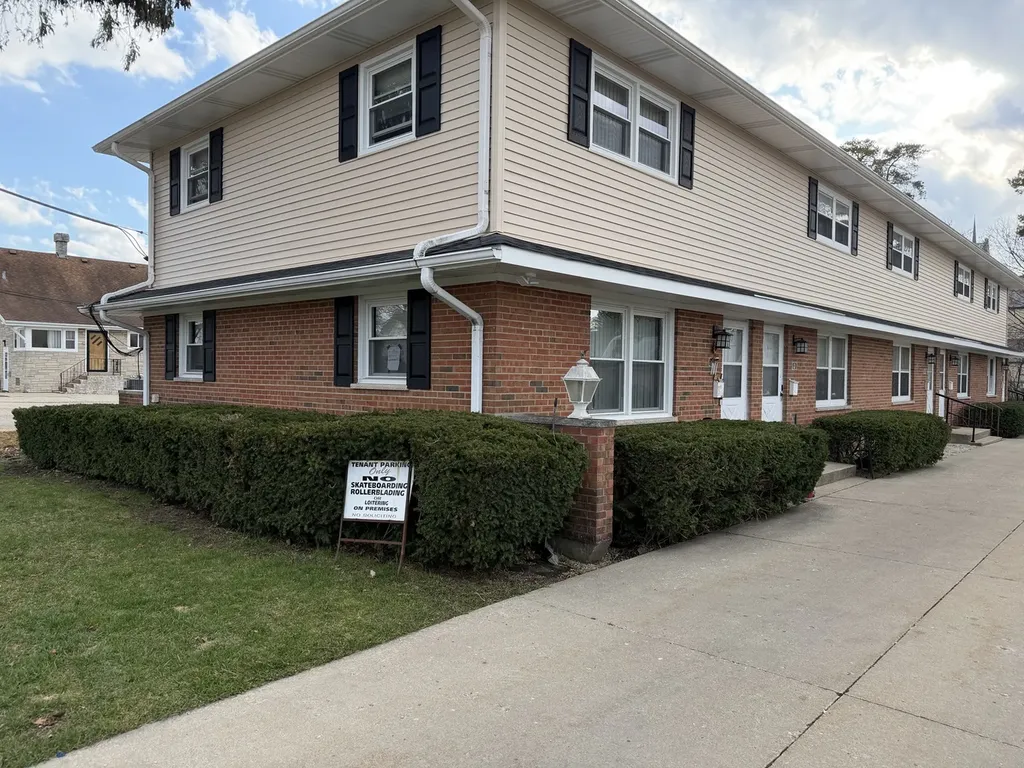 914 Hillside Avenue Antioch IL 60002