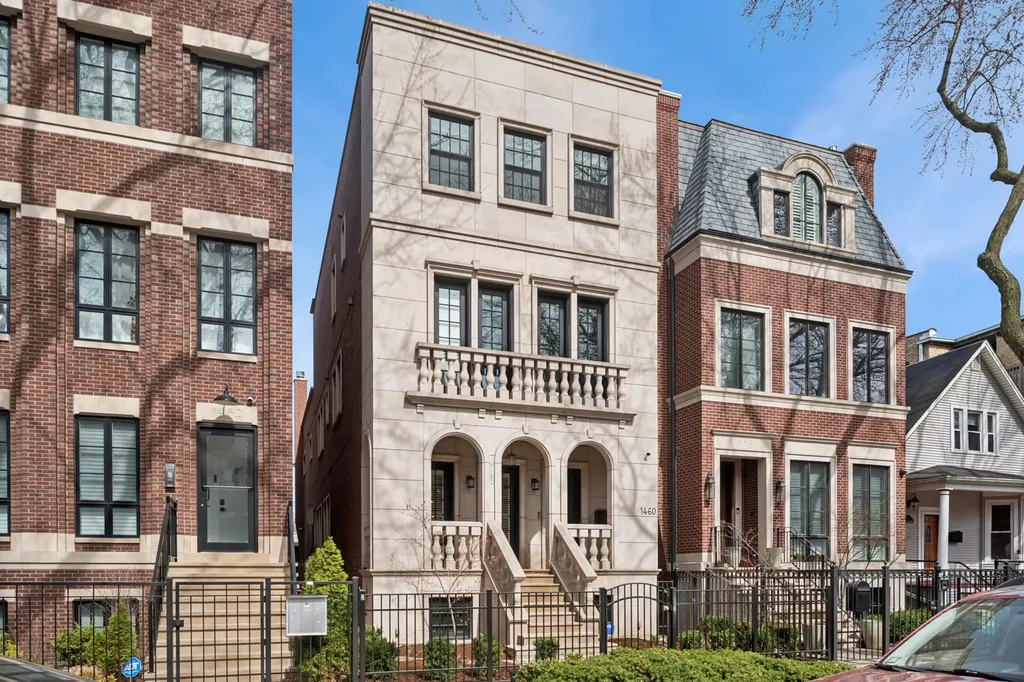 1460 West Byron Street Chicago IL 60613