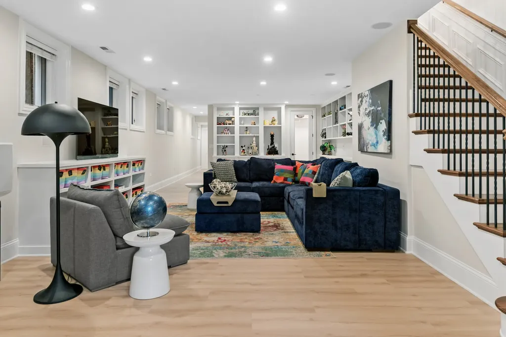 1460 West Byron Street Chicago IL 60613