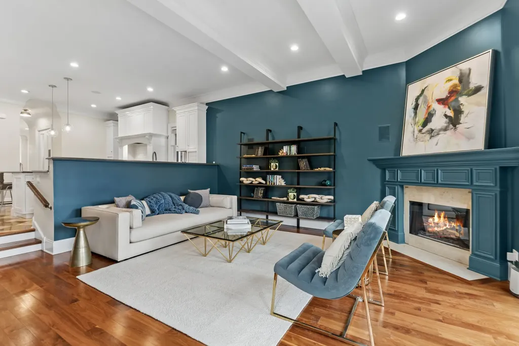 1460 West Byron Street Chicago IL 60613