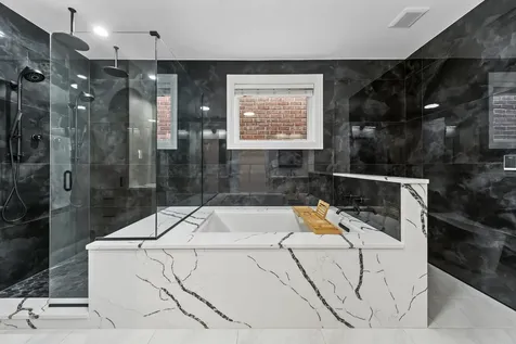 1460 West Byron Street Chicago IL 60613
