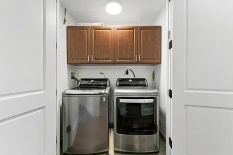 1460 West Byron Street Chicago IL 60613