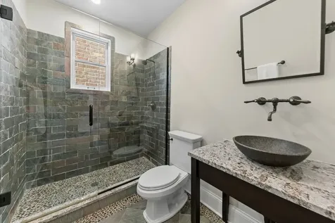 1460 West Byron Street Chicago IL 60613