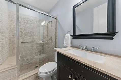 1460 West Byron Street Chicago IL 60613